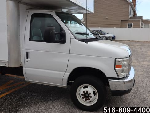 Used 2015 Ford E-450 and Econoline 450 Super Duty w/ Power Windows & Locks Group image 10