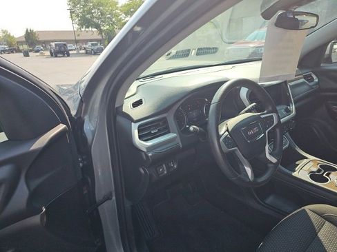 Used 2023 GMC Acadia SLE w/ Driver Convenience Package image 29