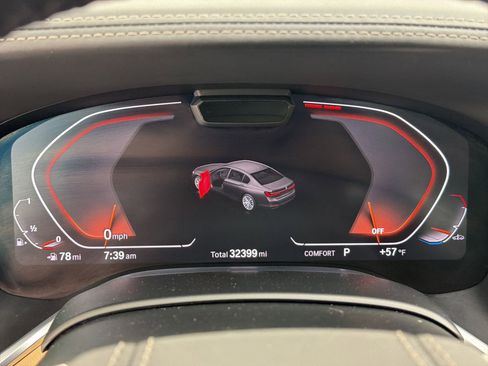 Used 2021 BMW 740i w/ Luxury Rear Seating Package image 17