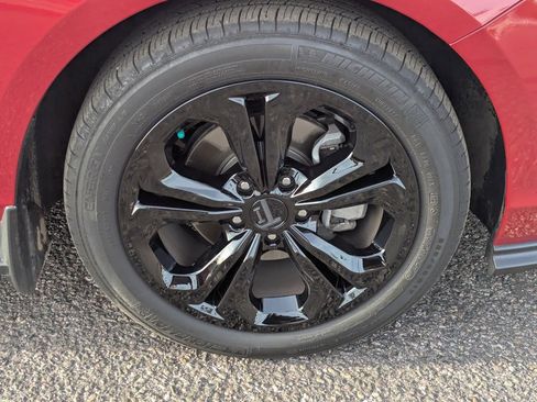 Used 2024 Honda Accord EX image 31