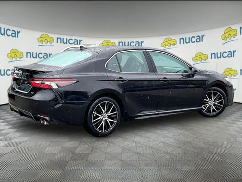 Used 2023 Toyota Camry SE image 6