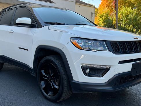 Used 2018 Jeep Compass Latitude AWD/4WD image 4