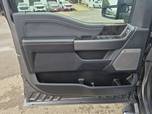 Used 2025 Ford F250 Lariat AWD/4WD image 22