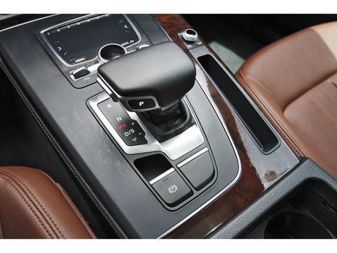 Used 2020 Audi Q5 2.0T Premium Plus AWD/4WD image 31