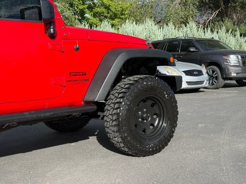 Used 2018 Jeep Wrangler Unlimited Sport S AWD/4WD image 7