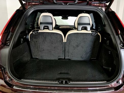 New 2026 Volvo XC90 T8 Ultra w/ Protection Package Premier AWD/4WD image 18