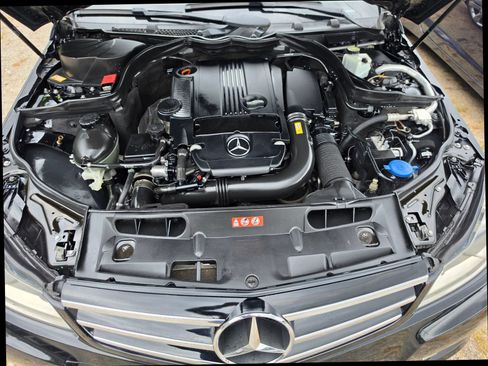 Used 2014 Mercedes-Benz C 250 Sedan image 20