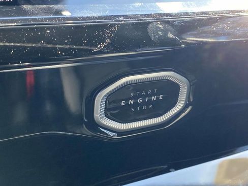 New 2026 Jeep Grand Cherokee Limited w/ Luxury Tech Group II image 20