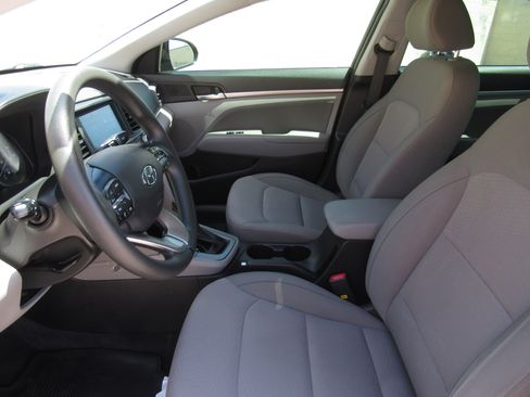 Used 2019 Hyundai Elantra SEL FWD image 13