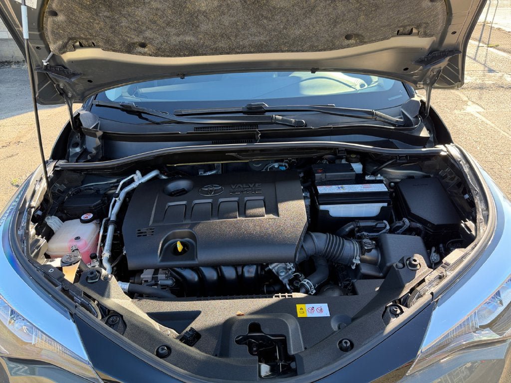 Used 2021 Toyota C-HR LE FWD image 29