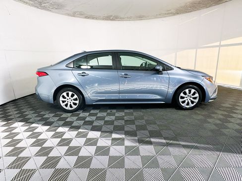 Used 2023 Toyota Corolla LE FWD image 2