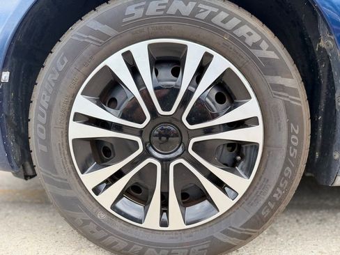 Used 2005 Toyota Camry LE FWD image 9