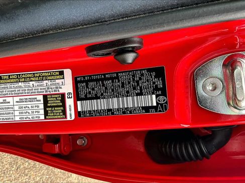 Used 2010 Toyota Matrix FWD image 34