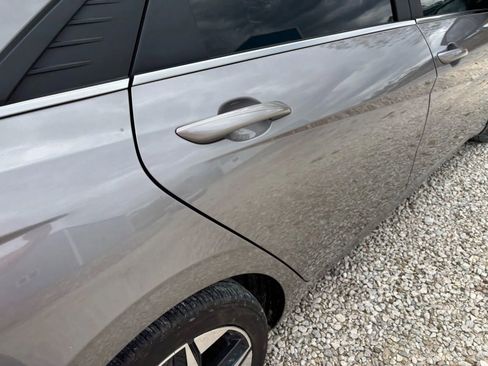 Used 2023 Hyundai Elantra Limited image 28