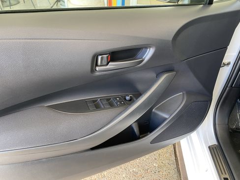 Used 2022 Toyota Corolla LE image 11