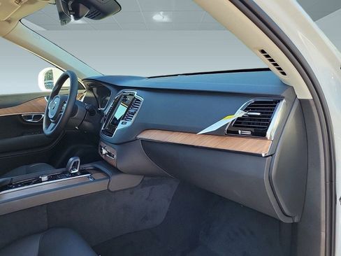 New 2024 Volvo XC90 T8 Plus w/ Protection Package Premier image 39