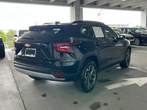 Used 2025 Chevrolet Trax LT w/ Driver Confidence Package FWD image 5