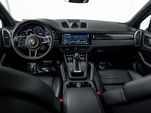 Certified 2022 Porsche Cayenne GTS AWD/4WD image 24