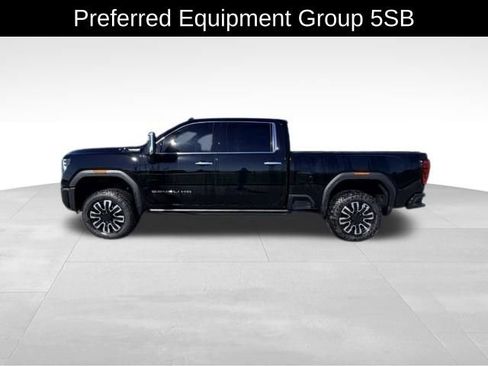 Used 2024 GMC Sierra 2500 Denali Ultimate AWD/4WD image 4