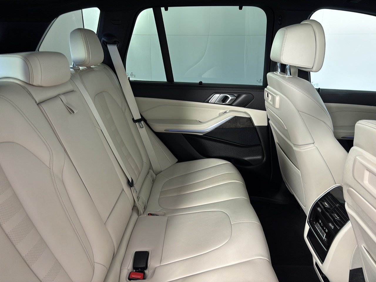 Used 2022 BMW X5 sDrive40i w/ Executive Package RWD image 29