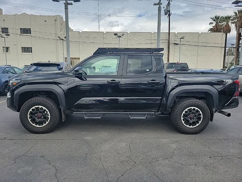 Used 2024 Toyota Tacoma TRD Off-Road w/ TRD Off Road Upgrade Package image 4