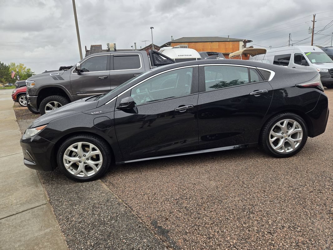 Used 2016 Chevrolet Volt Premier w/ Driver Confidence Package FWD image 6