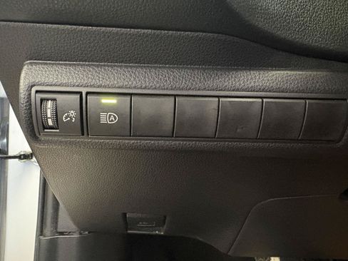 Used 2025 Toyota Corolla LE FWD image 23