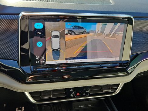 Used 2025 Volkswagen Atlas Cross Sport SEL Premium R-Line image 16