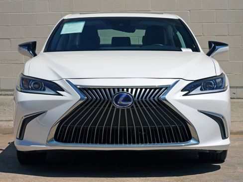 Used 2021 Lexus ES 300h w/ Accessory Package 2 image 6