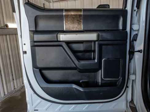 Used 2022 Ford F350 Lariat image 46