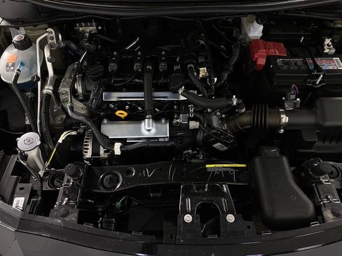 New 2025 Nissan Versa SR w/ Trunk Package image 10