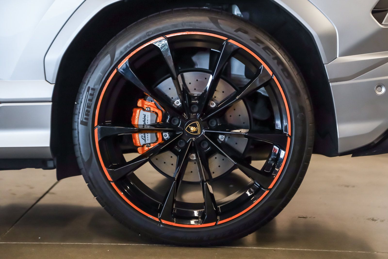 Used 2022 Lamborghini Urus AWD/4WD image 19