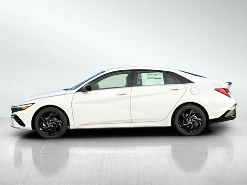 New 2026 Hyundai Elantra SEL Sport Premium FWD image 4