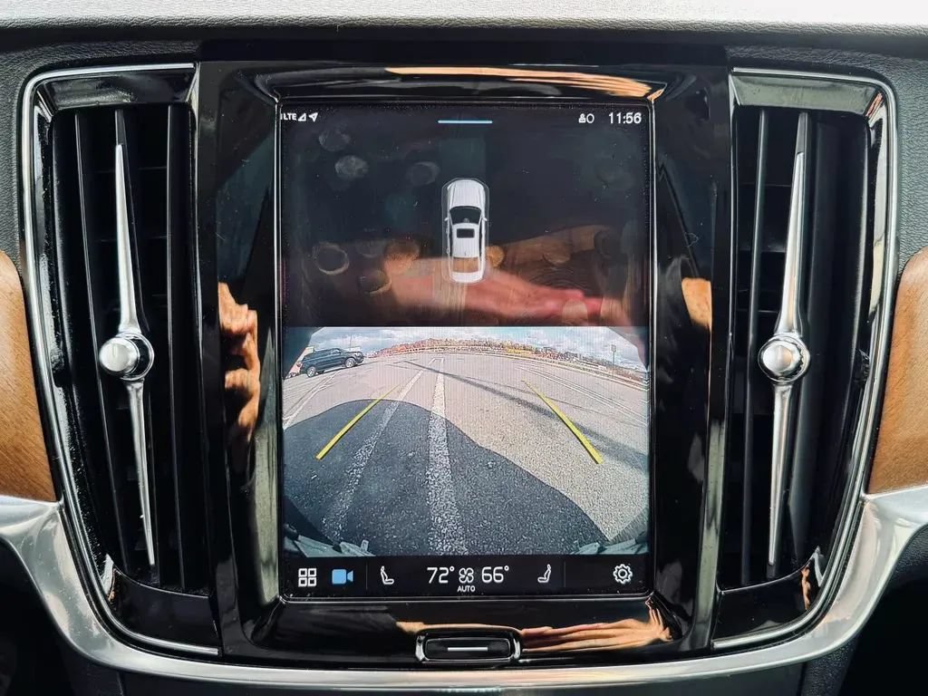 Used 2023 Volvo S90 B6 Plus AWD/4WD image 10