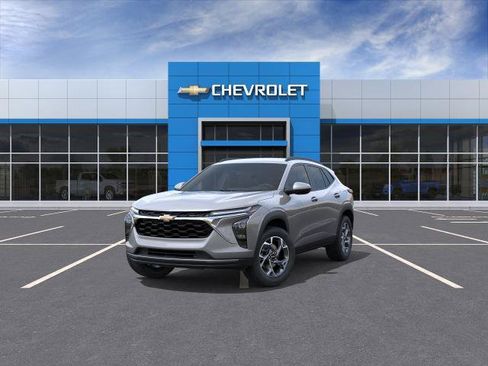 New 2026 Chevrolet Trax LT w/ Driver Confidence Package FWD image 8
