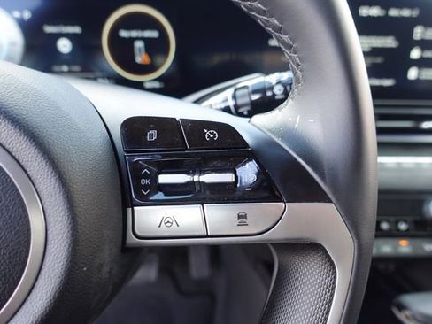 Used 2023 Hyundai Elantra Limited image 14