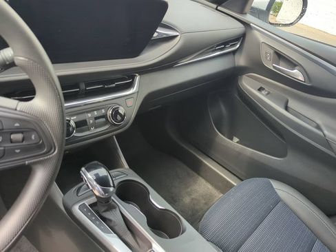 Used 2026 Buick Envista Preferred FWD image 8