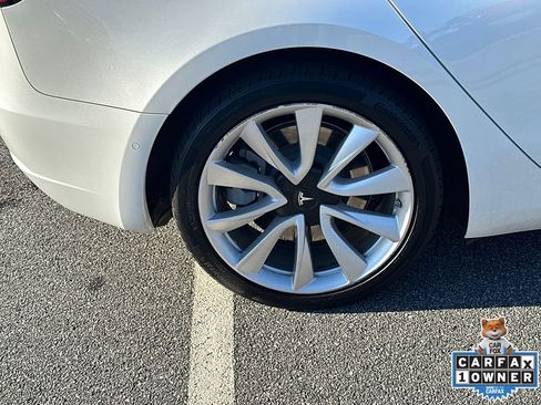 Used 2020 Tesla Model 3 Standard Range Plus image 17