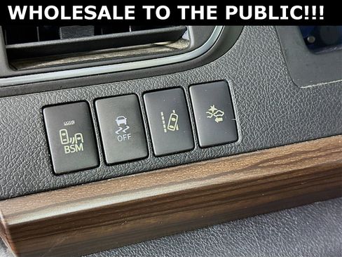 Used 2017 Toyota Camry XLE image 11