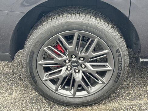 New 2025 Ford Expedition Max Platinum w/ Stealth Performance Package image 17