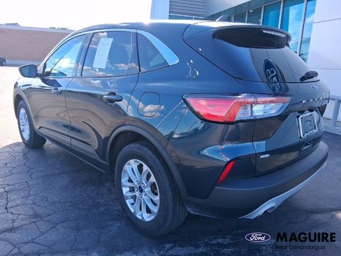 Used 2022 Ford Escape SE w/ Cold Weather Package AWD/4WD image 3