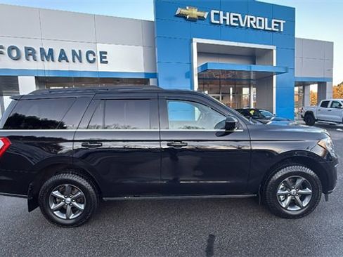 Used 2021 Ford Expedition XL image 3