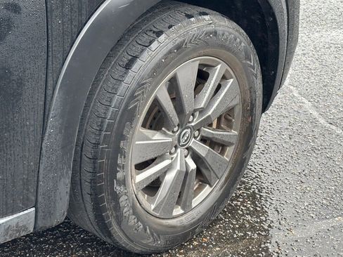 Used 2022 Nissan Pathfinder SV image 11