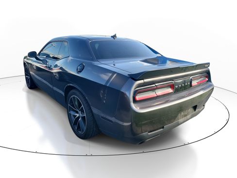 Used 2017 Dodge Challenger R/T Scat Pack w/ Leather Interior Group RWD image 6