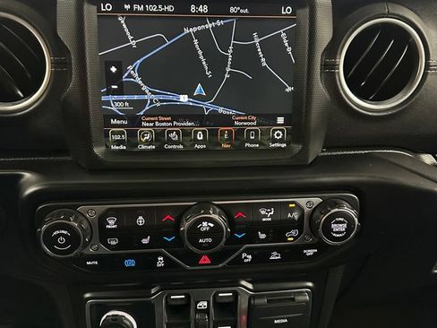 Used 2022 Jeep Wrangler Unlimited Sahara w/ Cold Weather Group AWD/4WD image 26
