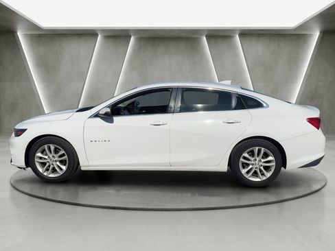 Used 2017 Chevrolet Malibu LT w/ Leather Package FWD image 4