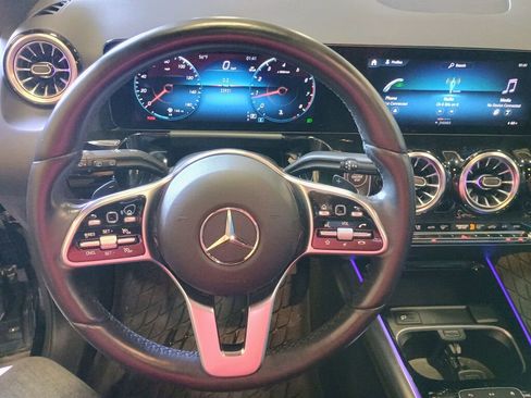 Used 2023 Mercedes-Benz GLA 250 4MATIC image 9