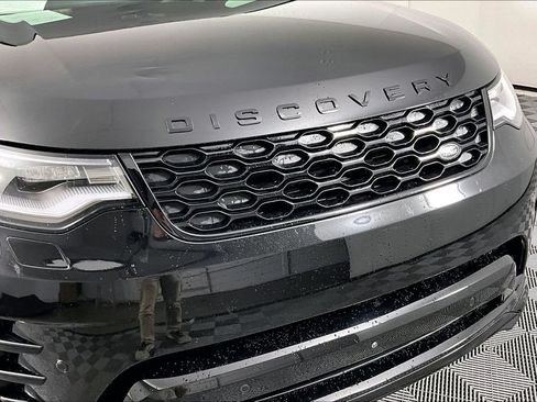 Used 2024 Land Rover Discovery Dynamic SE AWD/4WD image 31