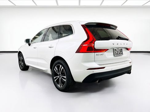 Used 2021 Volvo XC60 T5 Momentum w/ Protection Package Premier image 4