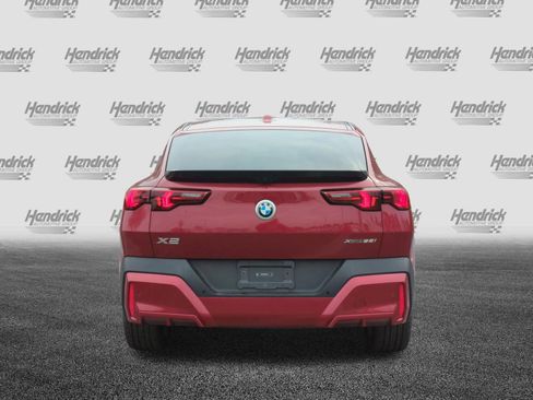 Used 2025 BMW X2 xDrive28i image 9